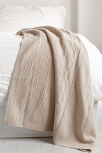 Load image into Gallery viewer, CABLE CASHMERE THROW BLANKET