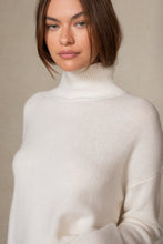 Load image into Gallery viewer, JOSLYN TURTLENECK CASHMERE SWEATER