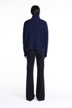 Load image into Gallery viewer, JOSLYN TURTLENECK CASHMERE SWEATER