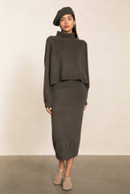 Load image into Gallery viewer, NOELLE TURTLENECK CASHMERE SWEATER