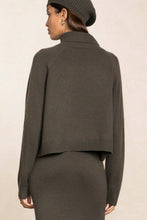 Load image into Gallery viewer, NOELLE TURTLENECK CASHMERE SWEATER