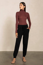 Load image into Gallery viewer, RUMER FITTED CASHMERE TURTLENECK