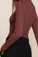 Load image into Gallery viewer, RUMER FITTED CASHMERE TURTLENECK