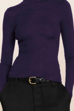 Load image into Gallery viewer, RUMER FITTED CASHMERE TURTLENECK