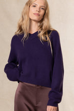 Load image into Gallery viewer, VITTORIA V-NECK CASHMERE SWEATER