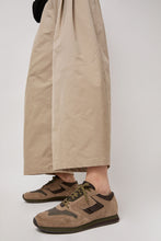 Load image into Gallery viewer, Reproduction of Found 1800 Trainer in Beige and Olive