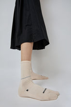 Load image into Gallery viewer, Rototo Merino Tabi Socks in Raw White