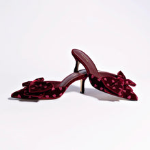 Load image into Gallery viewer, Mini Elle Pump In Wine Velvet