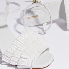 Load image into Gallery viewer, Yves Fringe Wedge In White Raffia