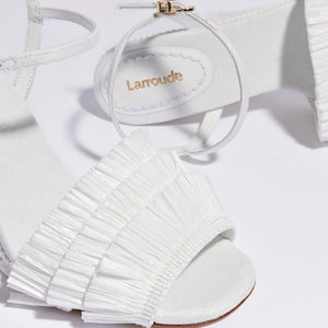 Yves Fringe Wedge In White Raffia