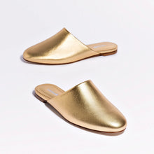 Load image into Gallery viewer, Venice Flat Mule and Pouch Kit In Gold Metallic Leather