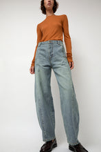 Load image into Gallery viewer, Sayaka Davis Barrel Denim Pants in Light Blue