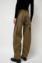 Load image into Gallery viewer, Sayaka Davis Barrel Denim Pants in Mocha