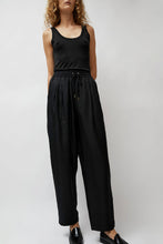 Load image into Gallery viewer, Silk Laundry Twill Slouch Pants in Black