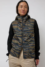 Load image into Gallery viewer, TAION Hooded W-Zip Down Vest in Tiger Stripe