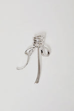 Load image into Gallery viewer, YVMIN Metal Bow Clip in Silver