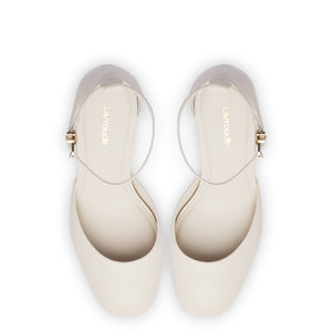 Ari Pump In Ivory Leather