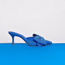 Load image into Gallery viewer, Mini Elle Pump In Azure Fabric