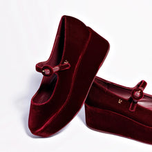 Load image into Gallery viewer, Blair Flatform In Wine Velvet