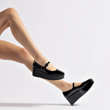 Load image into Gallery viewer, Blair Flatform In Black Patent Leather