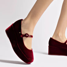 Load image into Gallery viewer, Blair Flatform In Wine Velvet