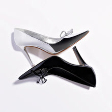 Load image into Gallery viewer, Linda Pump In Black Patent Leather