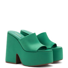 Load image into Gallery viewer, Wanda Platform Mule In Green Satin